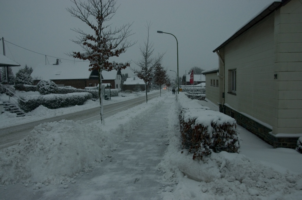 27 cm Schnee in Vossenack (05.12.2010)