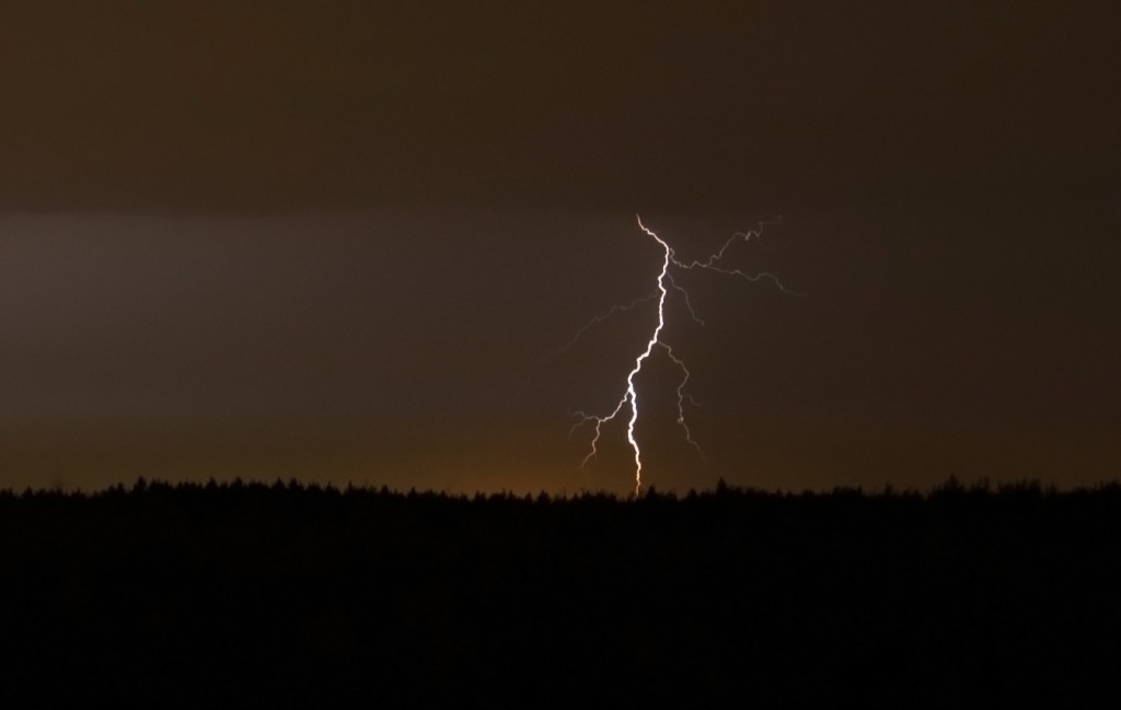 Schöne Gewitterzellen, Lightshow und Abendstimmungen in der Nordeifel Ende August 2011