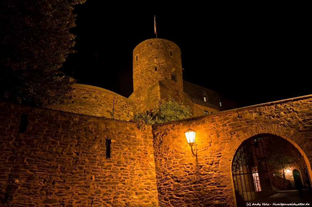 Burg Heimbach bei Nacht