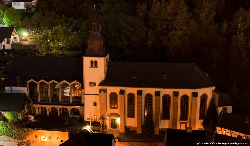 Heimbacher Kirche bei Nacht